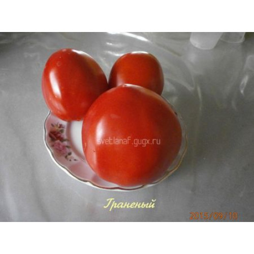Granenyi tomato close up